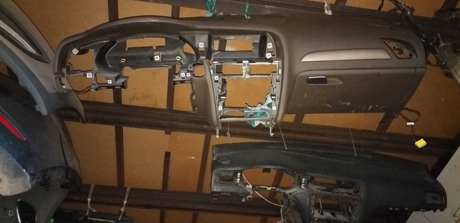 Audi A4 2012-2015 Çıkma Yedek Ön Gögüs